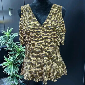 BOLD Elements Cold Shoulder,v-neck, peplum,sexy stretch,cut to curve tiger print